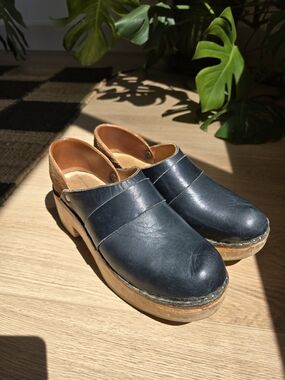 Vintage | Multnomah Sweedish Wooden Clogs With Black Leather | Size 7.5